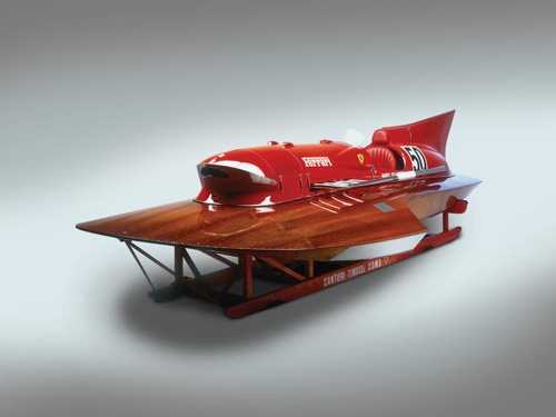 Arno XI: la barca firmata Ferrari