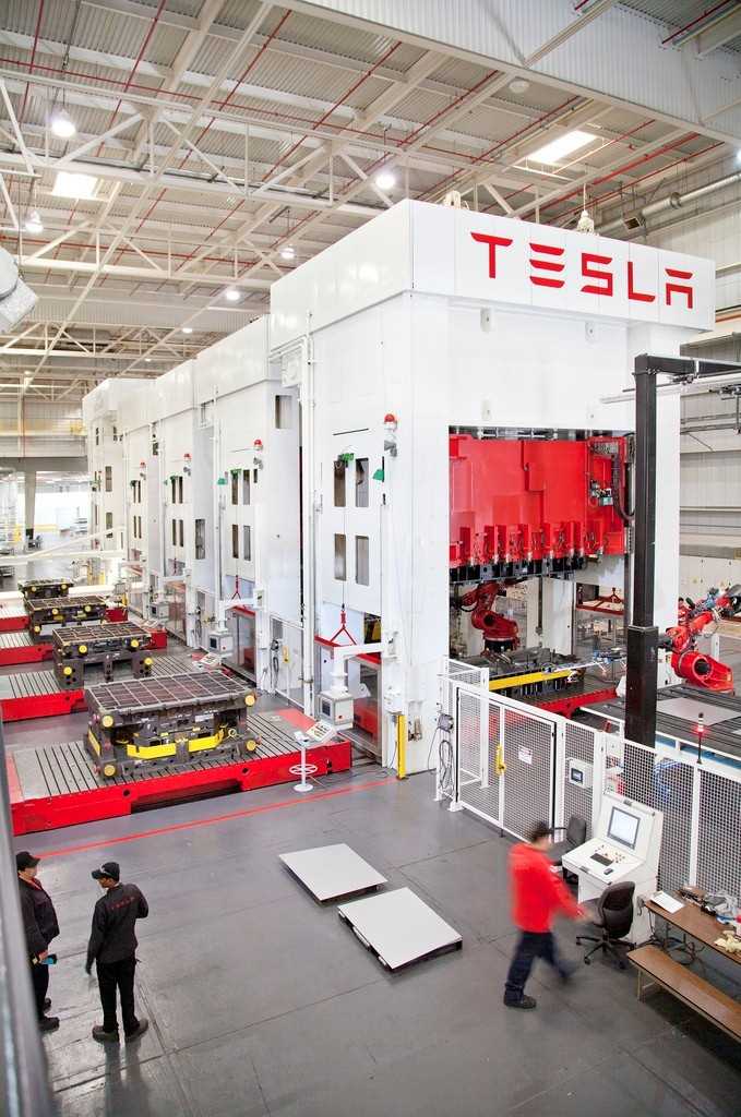 Tesla Model S, l'assemblaggio