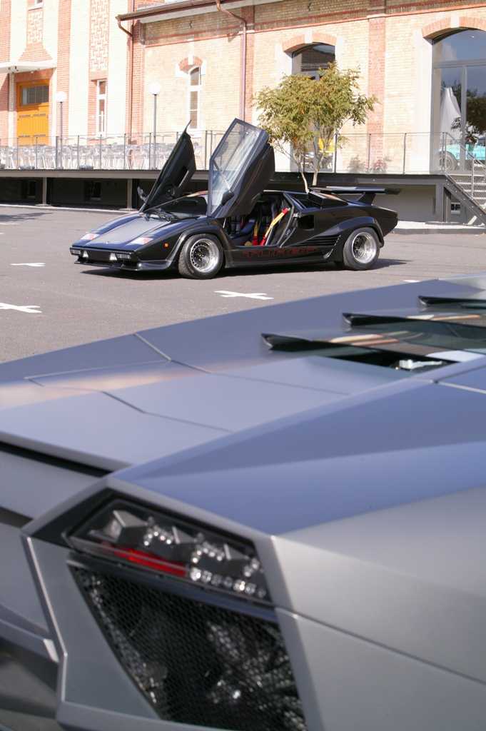 Lamborghini Countach Turbo contro Reventòn