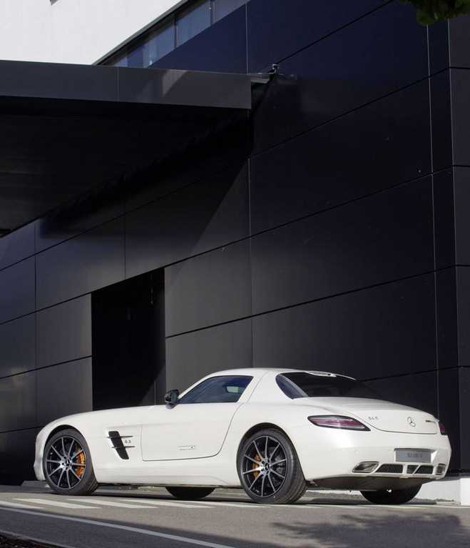 Mercedes SLS AMG GT nuove foto