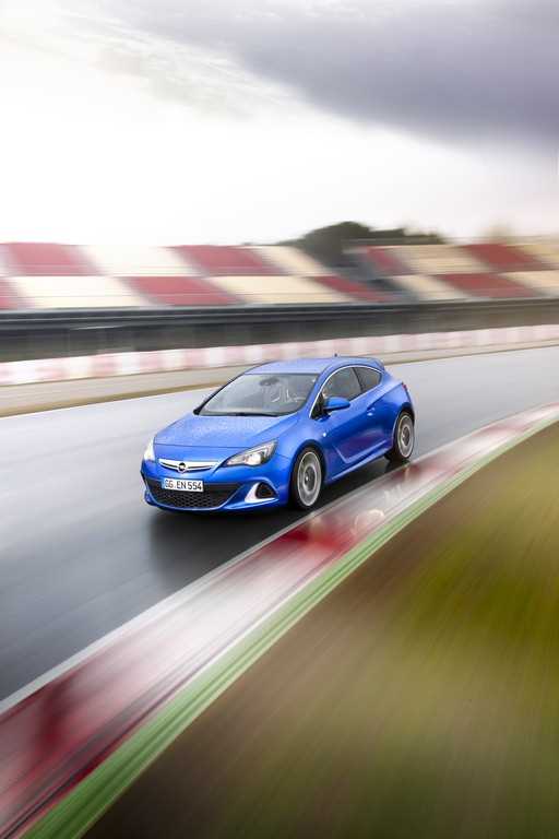 Opel Astra OPC 2012