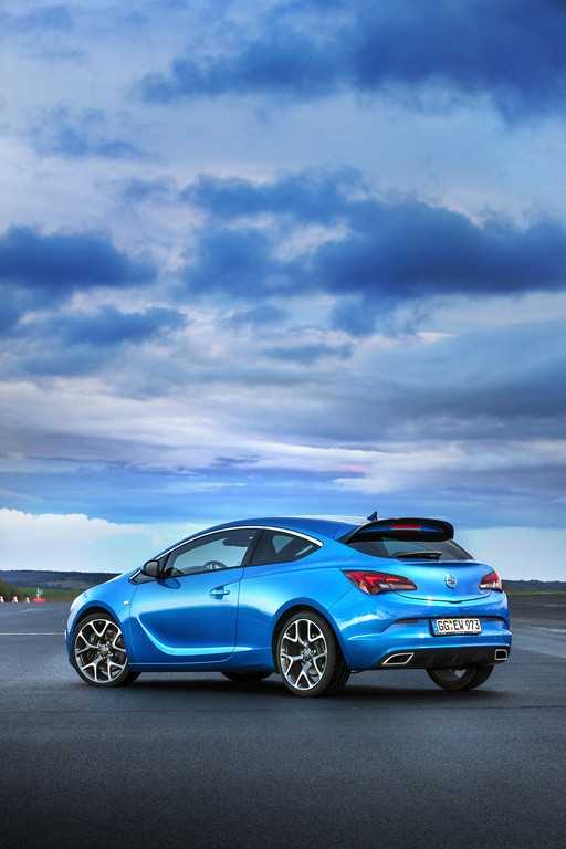 Opel Astra OPC 2012