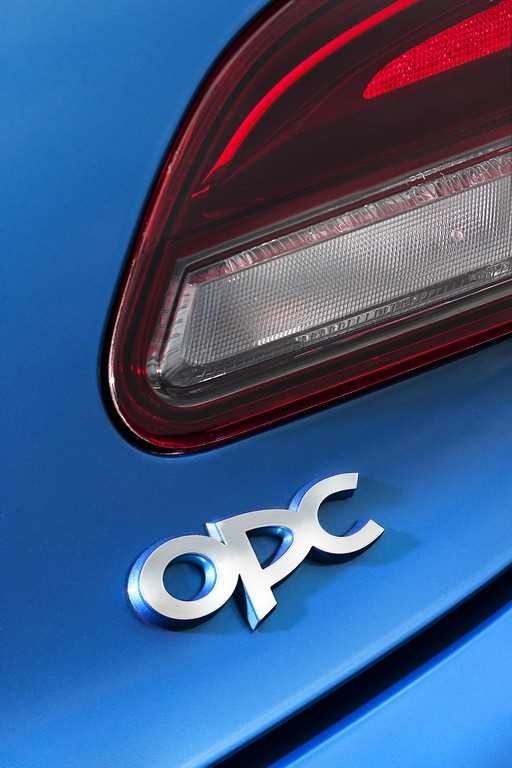 Opel Astra OPC 2012