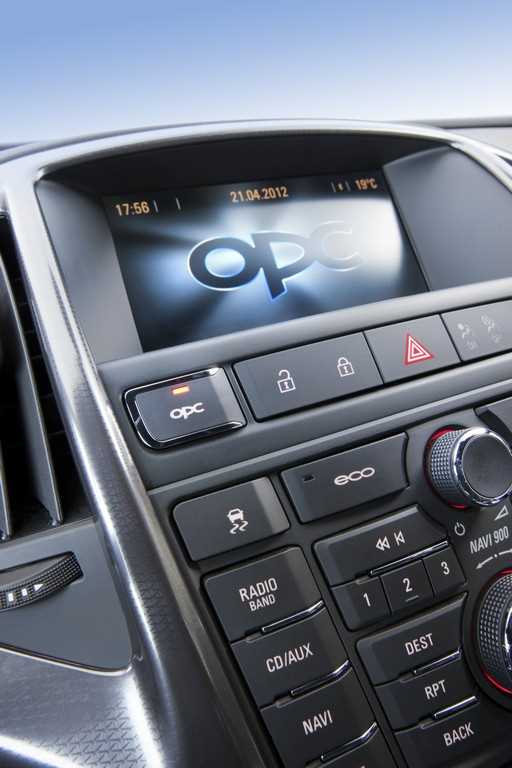 Opel Astra OPC 2012