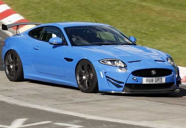 Jaguar XKR-S: foto spia