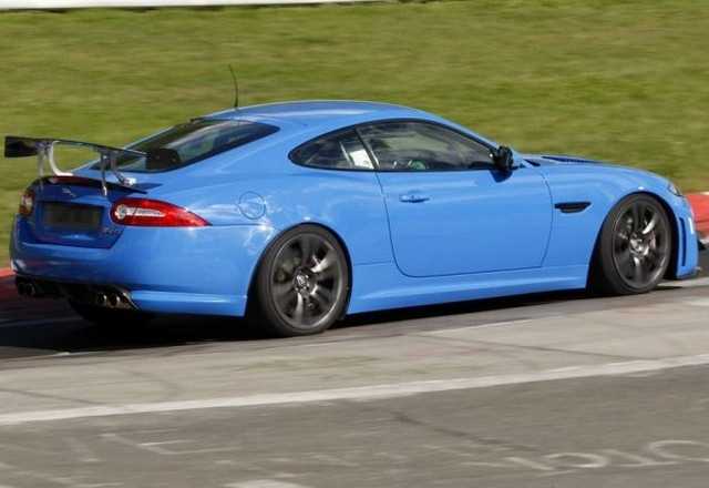 Jaguar XKR-S: foto spia