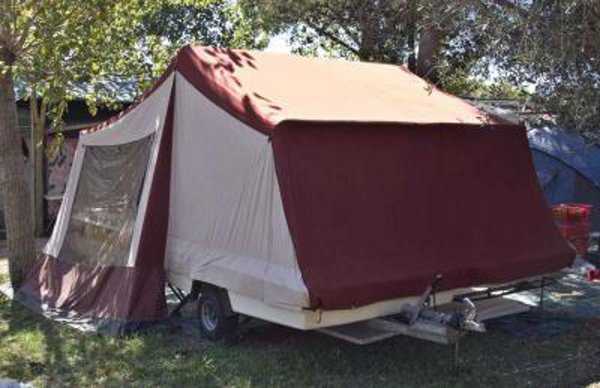 Carrello tenda, tenda da tetto: le vacanze low cost