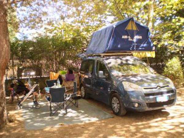 Carrello tenda, tenda da tetto: le vacanze low cost