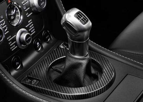 Aston Martin Vantage V12 Roadster: le immagini ufficiali