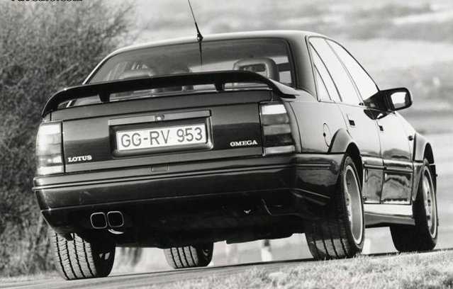Opel Omega 1986 - 2003: la storia nelle immagini