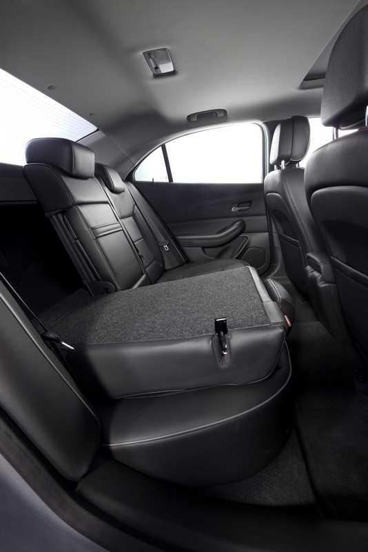 Chevrolet Malibu 2012, interni