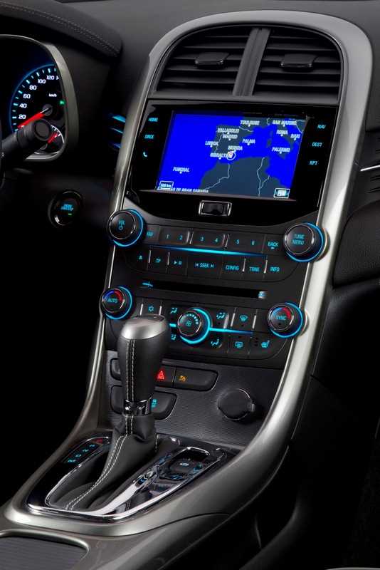 Chevrolet Malibu 2012, interni