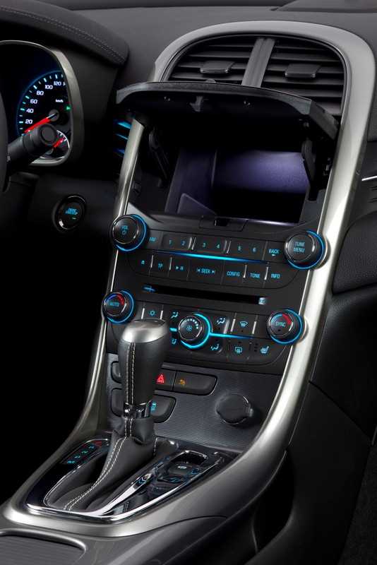 Chevrolet Malibu 2012, interni