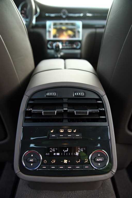 Maserati Quattroporte 2013: nuove foto
