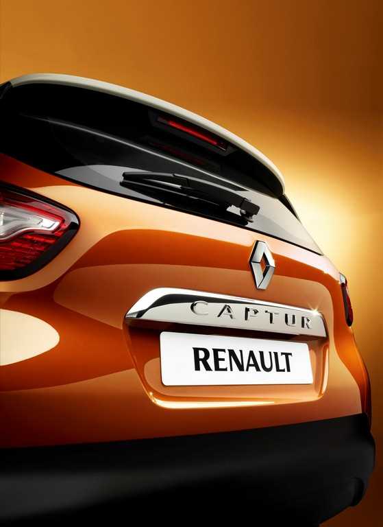 Renault Captur: prime immagini ufficiali