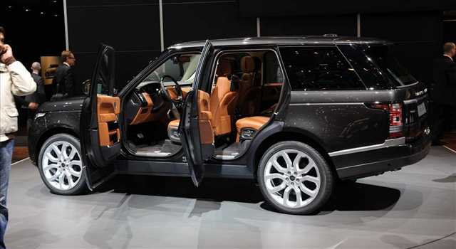 Stand Land Rover al Salone di Ginevra 2013