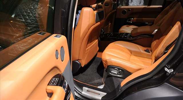 Stand Land Rover al Salone di Ginevra 2013