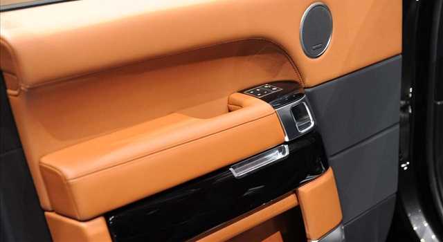 Stand Land Rover al Salone di Ginevra 2013