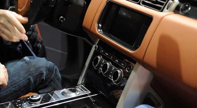 Stand Land Rover al Salone di Ginevra 2013