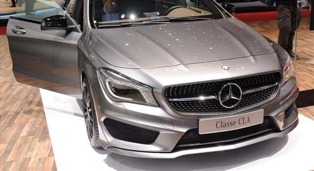 Stand Mercedes-Benz al Salone di Ginevra 2013