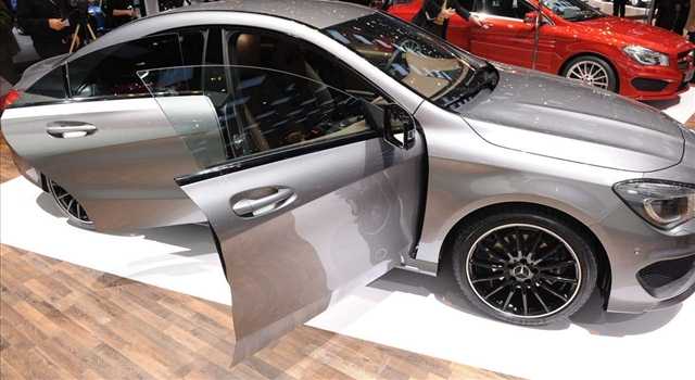 Stand Mercedes-Benz al Salone di Ginevra 2013