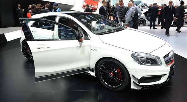 Stand Mercedes-Benz al Salone di Ginevra 2013