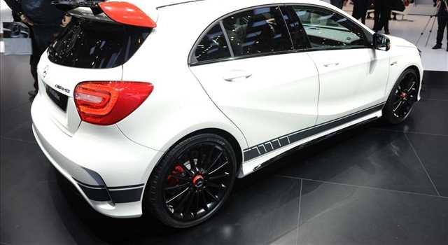 Stand Mercedes-Benz al Salone di Ginevra 2013