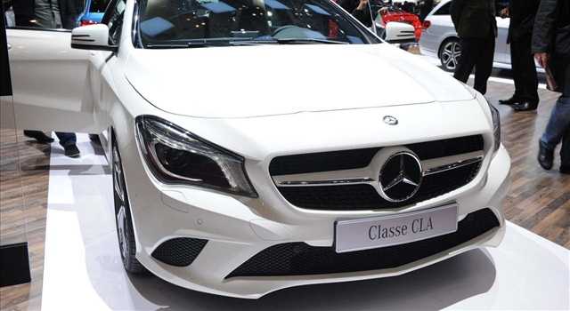 Stand Mercedes-Benz al Salone di Ginevra 2013