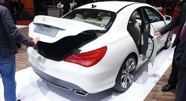 Stand Mercedes-Benz al Salone di Ginevra 2013