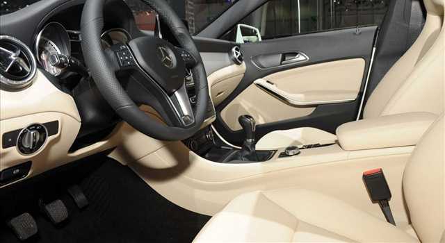 Stand Mercedes-Benz al Salone di Ginevra 2013