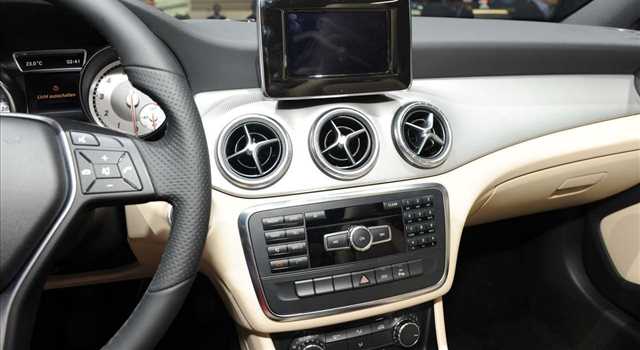 Stand Mercedes-Benz al Salone di Ginevra 2013
