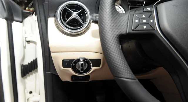 Stand Mercedes-Benz al Salone di Ginevra 2013