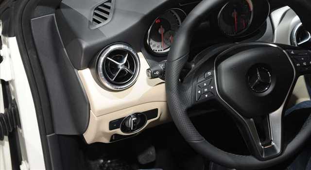 Stand Mercedes-Benz al Salone di Ginevra 2013