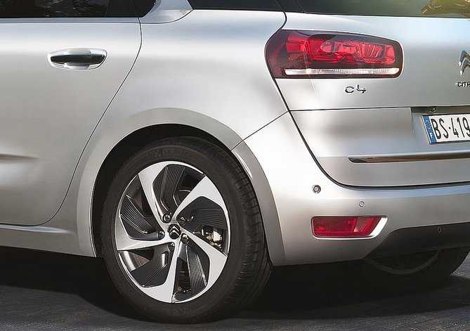 Nuova Citroen C4 Picasso: immagini ufficiali