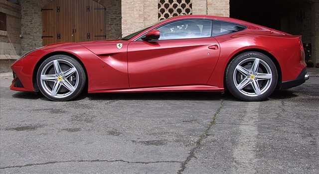 Ferrari F12 Berlinetta: la prova su strada