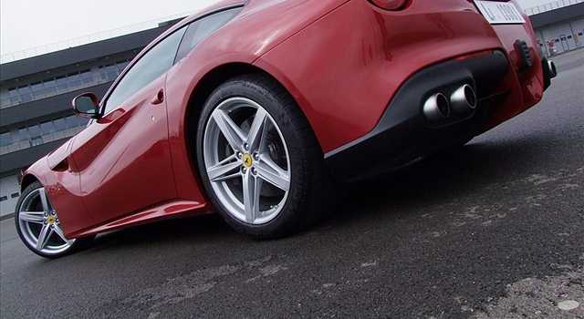 Ferrari F12 Berlinetta: la prova su strada