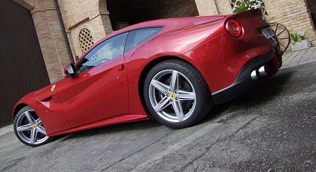 Ferrari F12 Berlinetta: la prova su strada