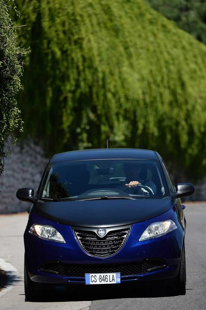 Lancia Ypsilon S MOMODESIGN