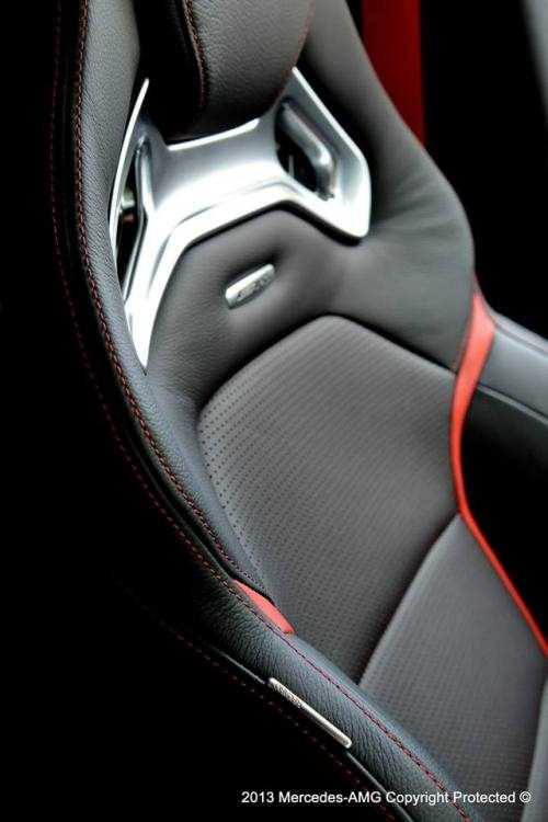 Mercedes CLA 45 AMG Edition 1, nuove foto