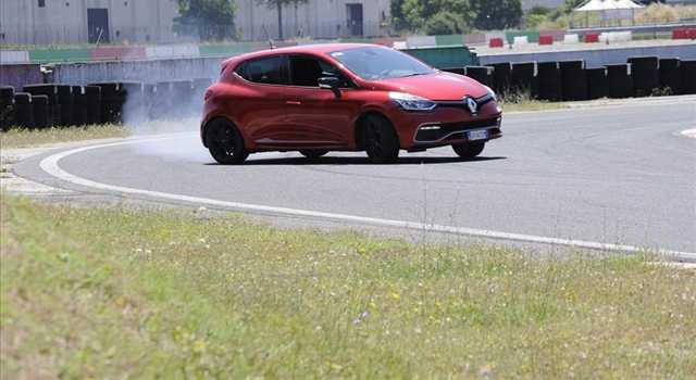 Renault Clio RS: la prova su strada e in pista