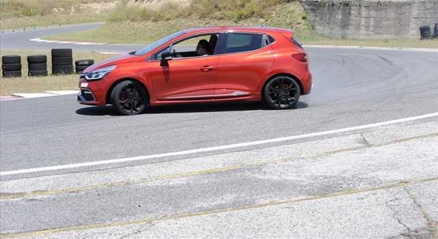 Renault Clio RS: la prova su strada e in pista