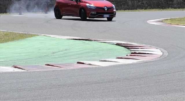 Renault Clio RS: la prova su strada e in pista