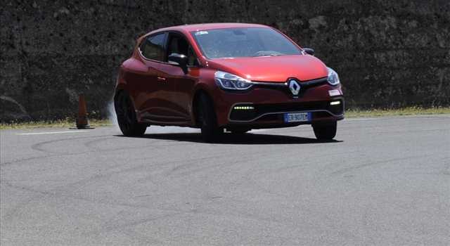 Renault Clio RS: la prova su strada e in pista