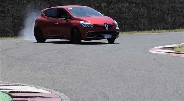 Renault Clio RS: la prova su strada e in pista