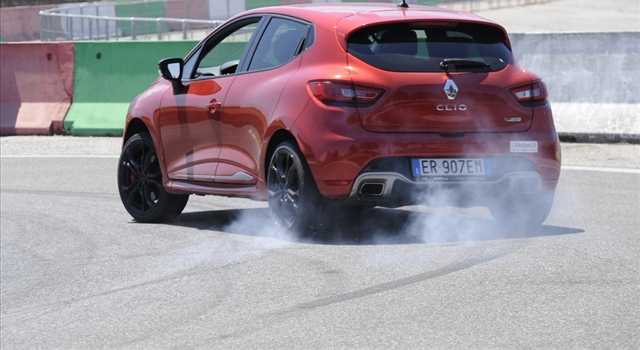 Renault Clio RS: la prova su strada e in pista