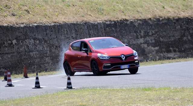 Renault Clio RS: la prova su strada e in pista