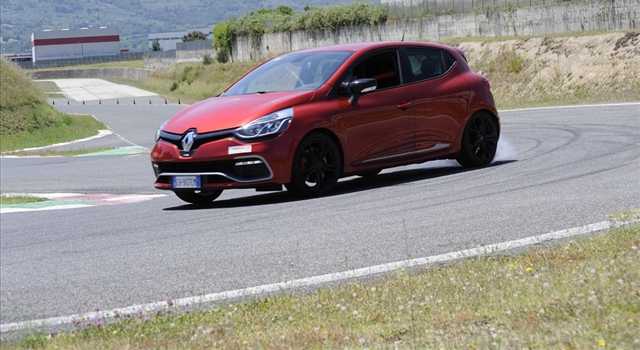 Renault Clio RS: la prova su strada e in pista