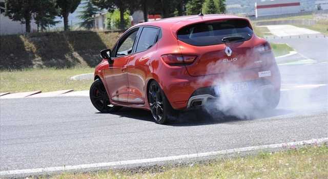 Renault Clio RS: la prova su strada e in pista