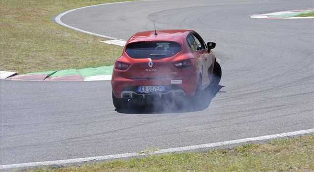 Renault Clio RS: la prova su strada e in pista