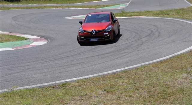 Renault Clio RS: la prova su strada e in pista
